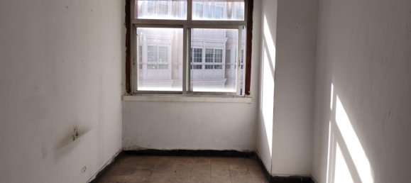 Apartamento de 3 dormitorios en La Coruña, Spain No. 107168 2