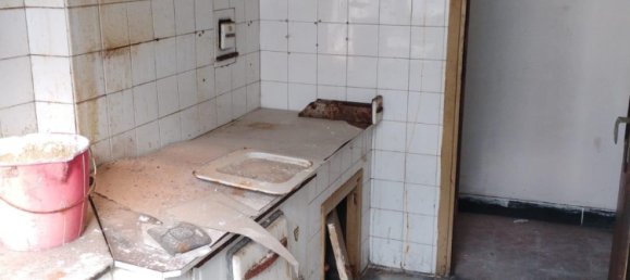 Apartamento de 3 dormitorios en La Coruña, Spain No. 107168 9