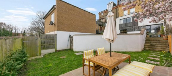 2 bedrooms Apartment in London, United Kingdom No. 4572 3