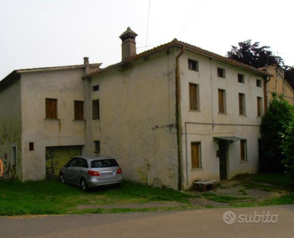 6 rooms House in Carrè, Italy No. 292756
