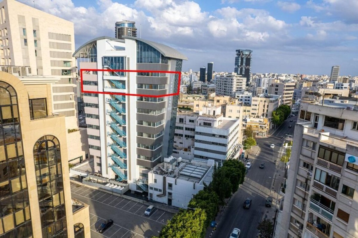 Коммерческая недвижимость 473м² в Никосия, Кипр № 24512