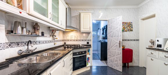 3 bedrooms Villa in Cascais, Portugal No. 106833 9