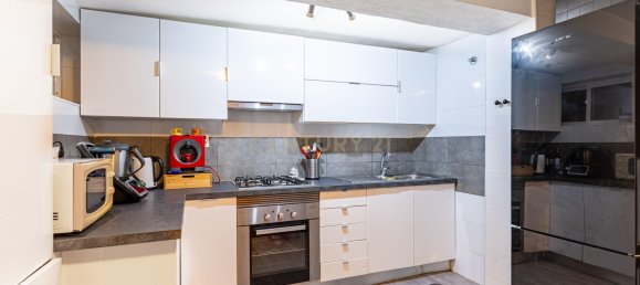 3 bedrooms Villa in Cascais, Portugal No. 106833 31