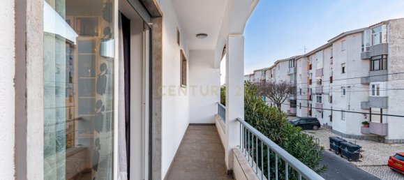 3 bedrooms Villa in Cascais, Portugal No. 106833 24