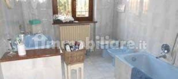 Здание с 3 спальнями в Лунгавилла, Италия № 192365 9