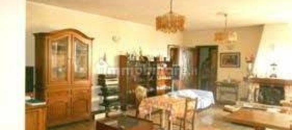 Здание с 3 спальнями в Лунгавилла, Италия № 192365 5