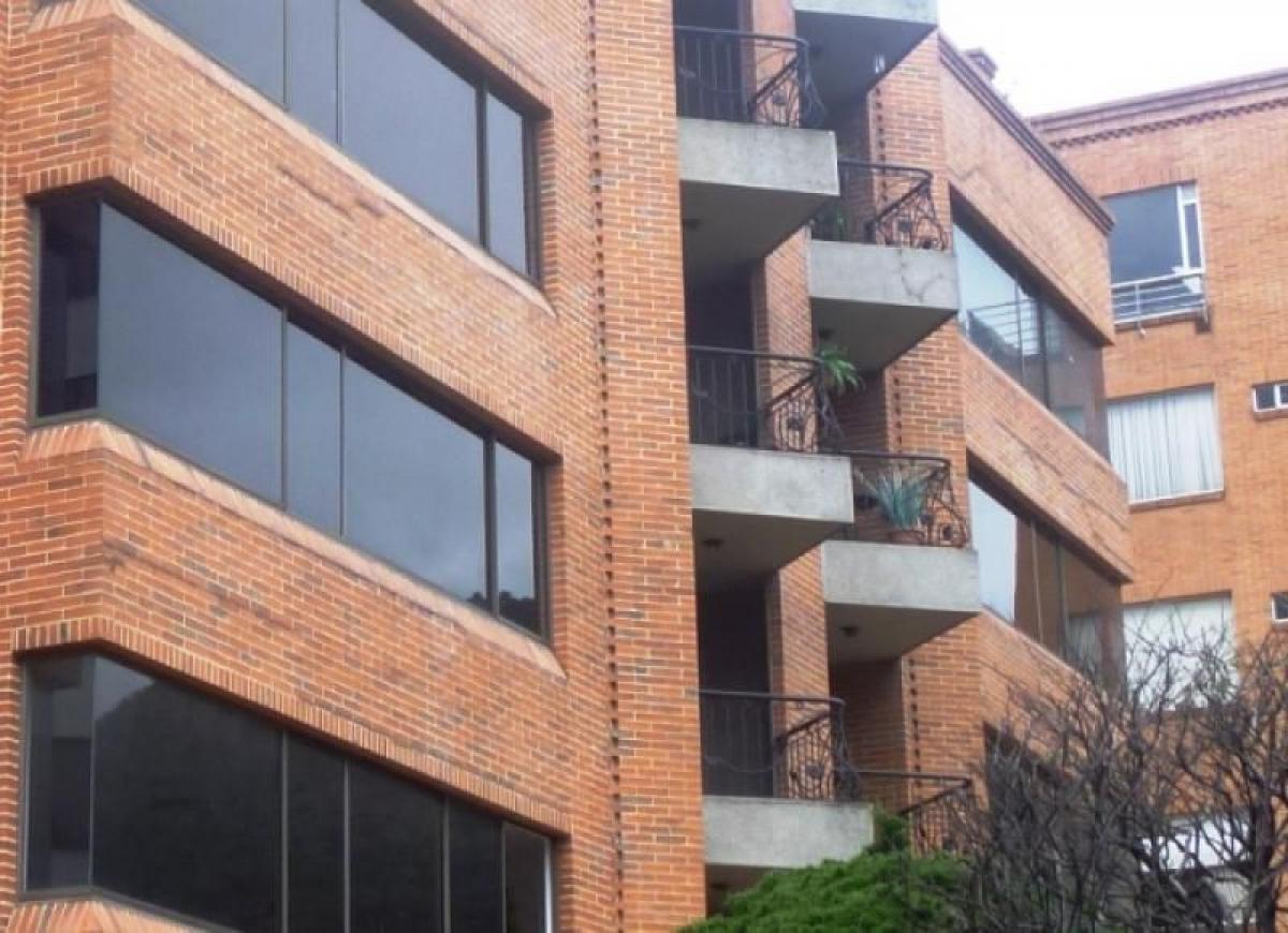 4 bedrooms House in Bogota, Colombia No. 10052