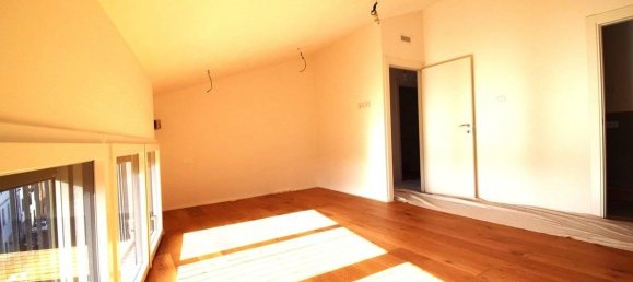 Пентхаус с 4 комнатами в Равенна, Италия № 120753 10