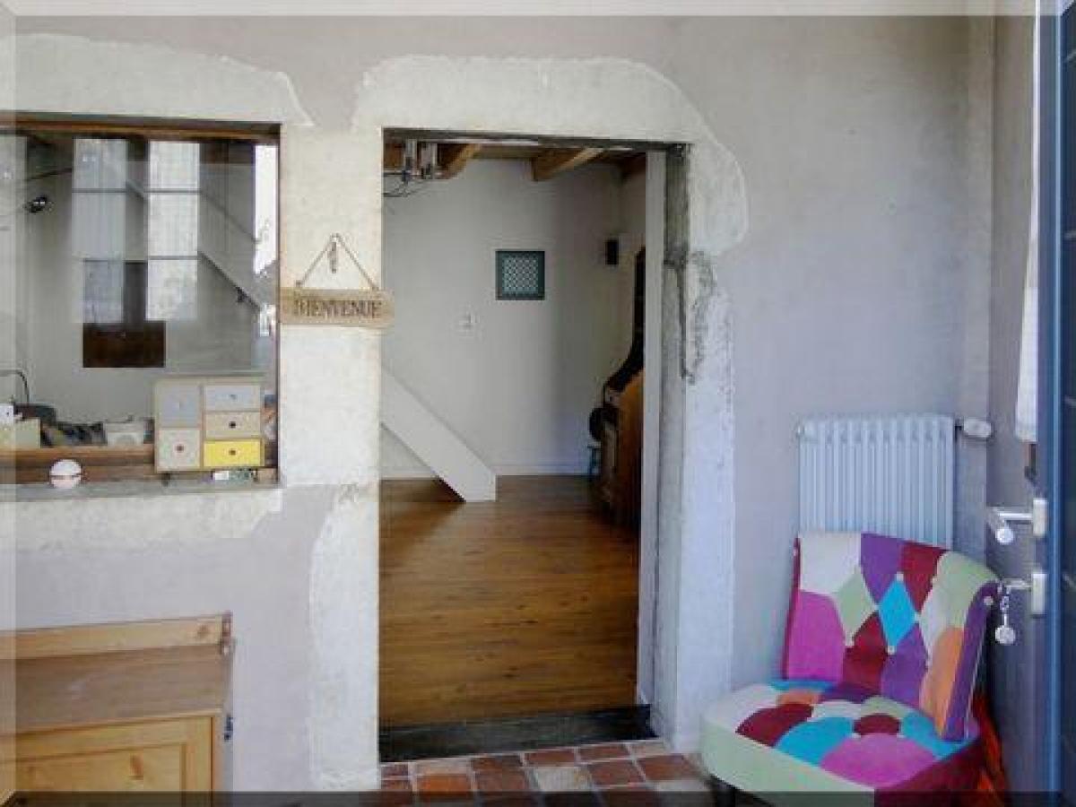 Casa de 3 dormitorios en Collonges, France No. 27772