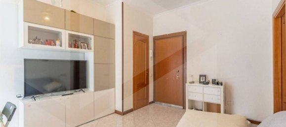 3-salle Appartement à Milan, Italy No. 241658 20