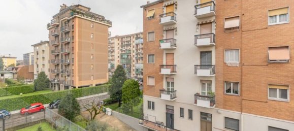 3-salle Appartement à Milan, Italy No. 241658 13