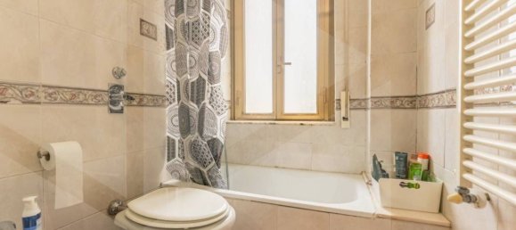 3-salle Appartement à Milan, Italy No. 241658 6