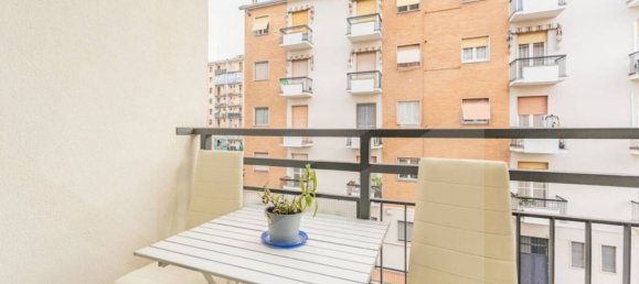 3-salle Appartement à Milan, Italy No. 241658 7