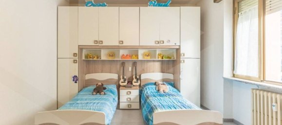 3-salle Appartement à Milan, Italy No. 241658 30