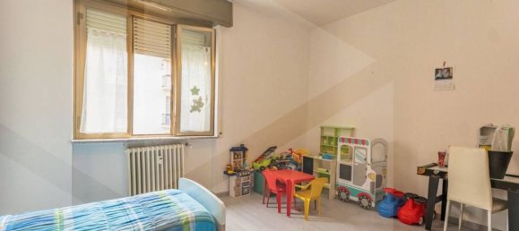 3-salle Appartement à Milan, Italy No. 241658 33