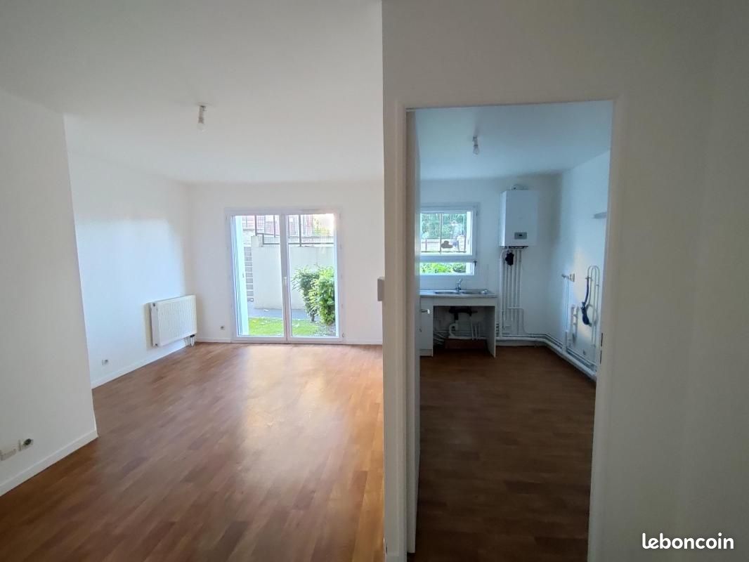 2 bedrooms Apartment in Beauvais, France No. 232304