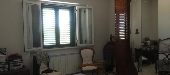 2 Schlafzimmer Villa in Spongano, Italy, Nr. 676 8