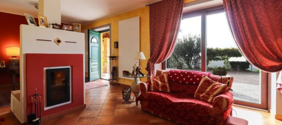 3 bedrooms Villa in Monforte d'Alba, Italy No. 63602 6