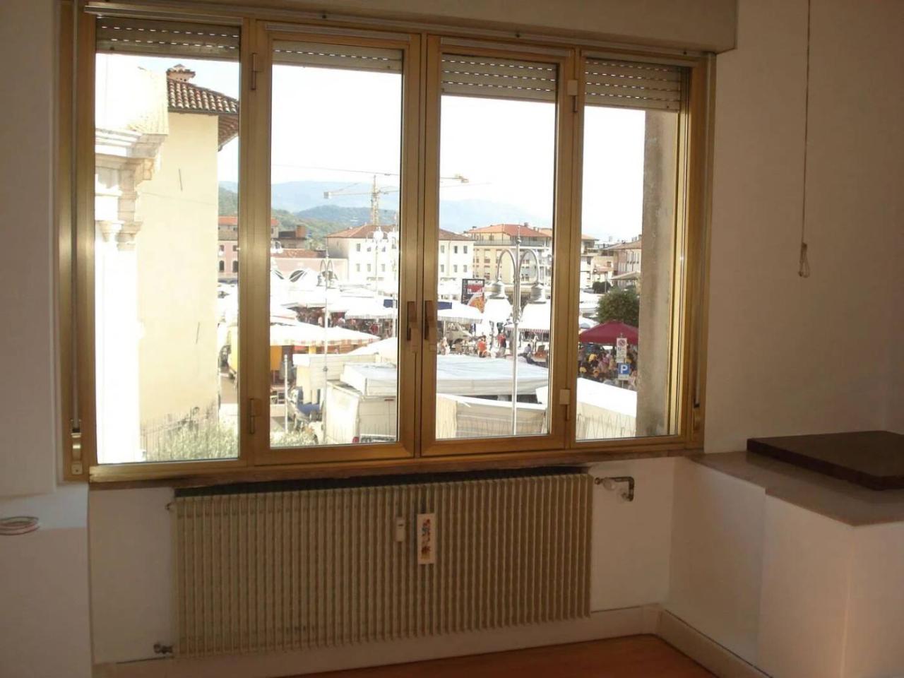 Apartamento de 4 habitaciónes en Pordenone, Italy No. 35248
