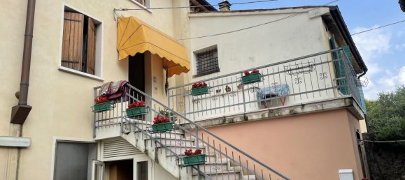 4 rooms Apartment in Castelcucco, Italy No. 230847 3
