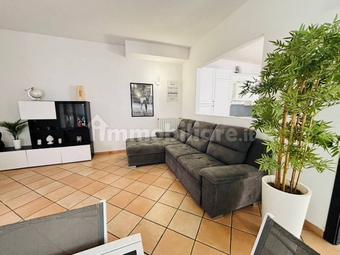 Apartamento de 2 dormitorios en Paullo, Italy No. 360407