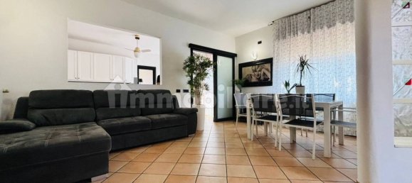 Apartamento de 2 dormitorios en Paullo, Italy No. 360407 3