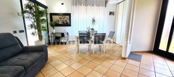 Apartamento de 2 dormitorios en Paullo, Italy No. 360407 5