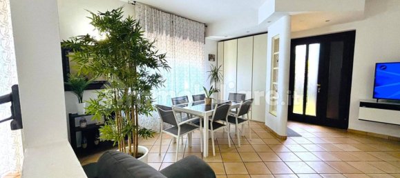 Apartamento de 2 dormitorios en Paullo, Italy No. 360407 15