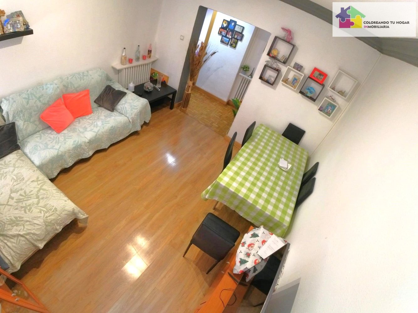 Квартира с 4 спальнями в Леон, Испания № 70276