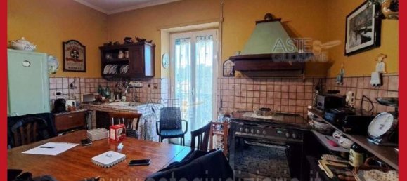 5 bedrooms Apartment in Rome, Italy No. 330796 3