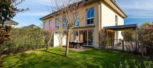 3 bedrooms Townhouse in Dusseldorf, Germany No. 235677 2