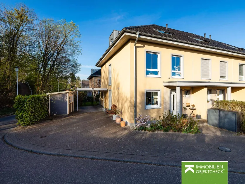 3 bedrooms Townhouse in Dusseldorf, Germany No. 235677