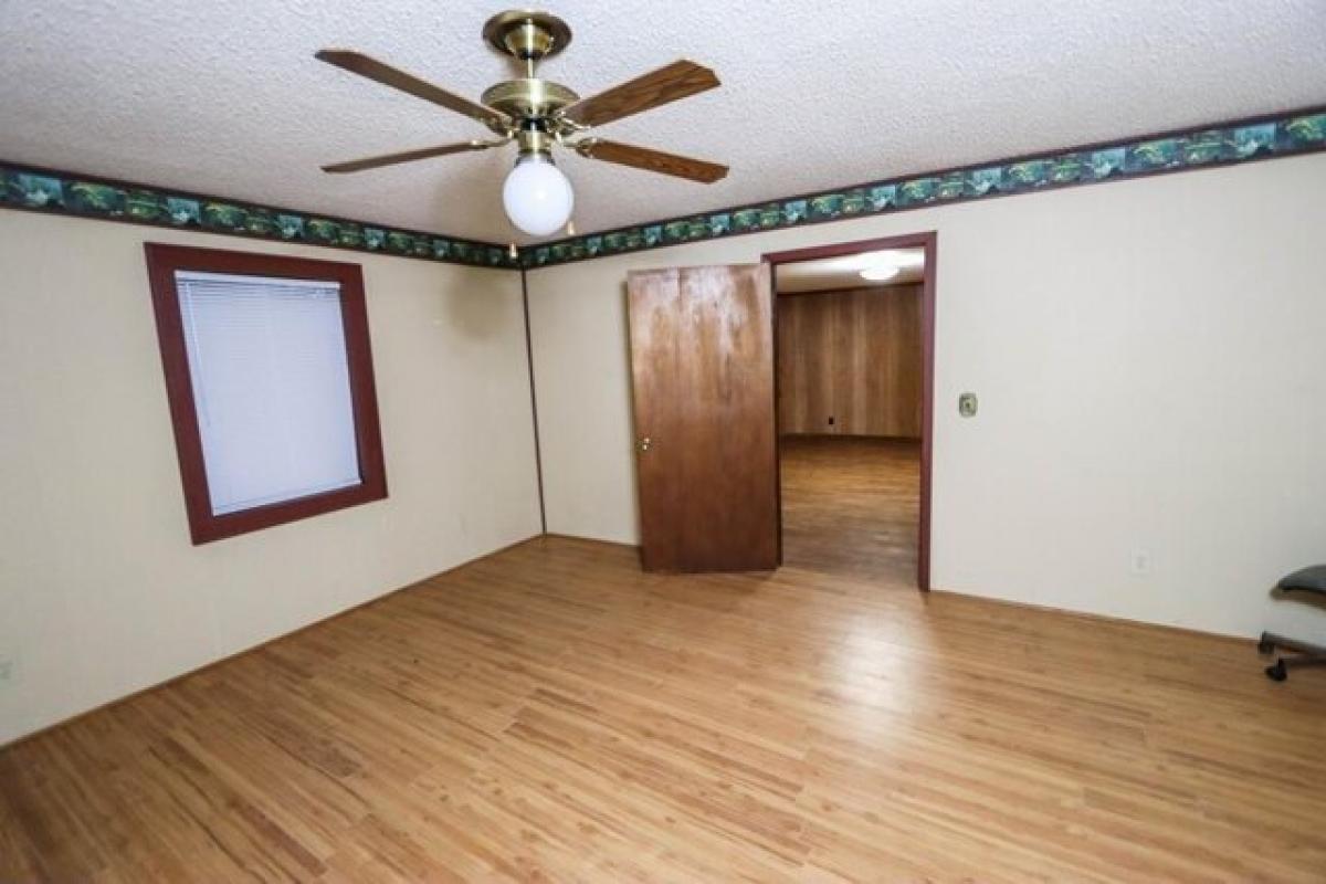 3 bedrooms House in Broaddus, USA No. 394135