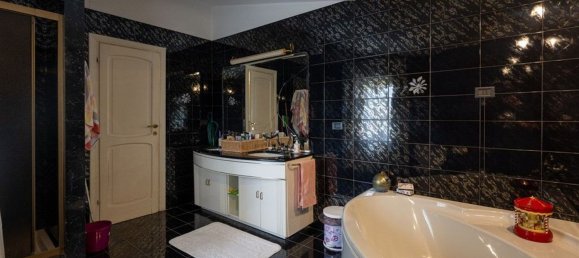 Вилла с 26 комнатами в Галликано нель Лацио, Италия № 16623 37