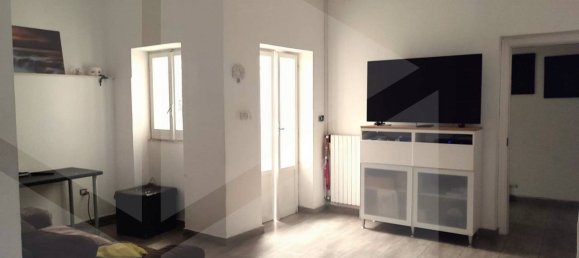 Квартира с 2 комнатами в Бари, Италия № 33847 13