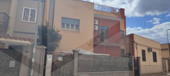 Квартира с 2 комнатами в Бари, Италия № 33847 32