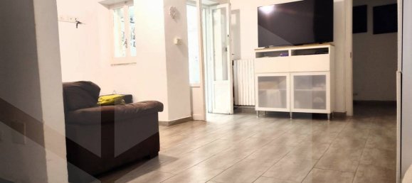 Квартира с 2 комнатами в Бари, Италия № 33847 11