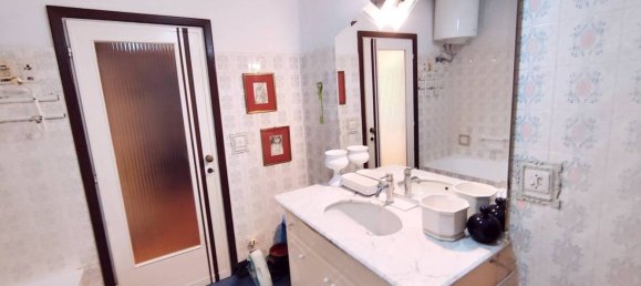 2 bedrooms Apartment in Montevarchi, Italy No. 266341 24