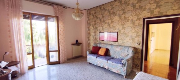 2 bedrooms Apartment in Montevarchi, Italy No. 266341 9