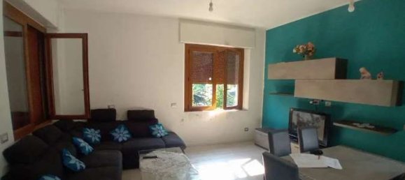 4 rooms Villa in Busto Arsizio, Italy No. 8977 2