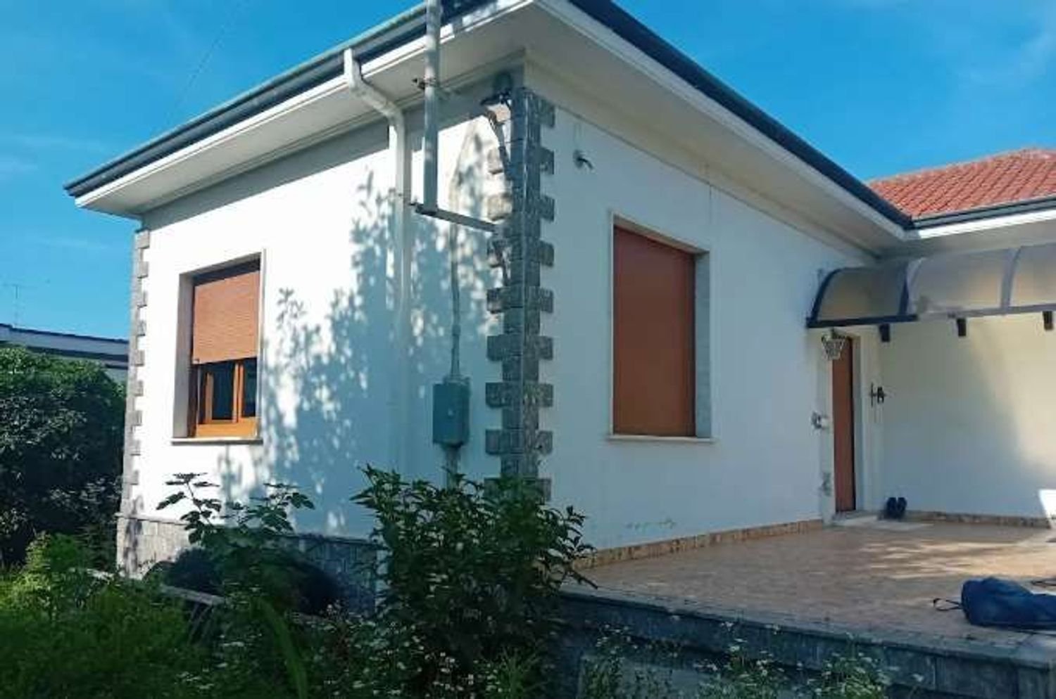 4 rooms Villa in Busto Arsizio, Italy No. 8977