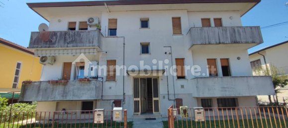Apartamento de 2 dormitorios en Pordenone, Italy No. 302291 2