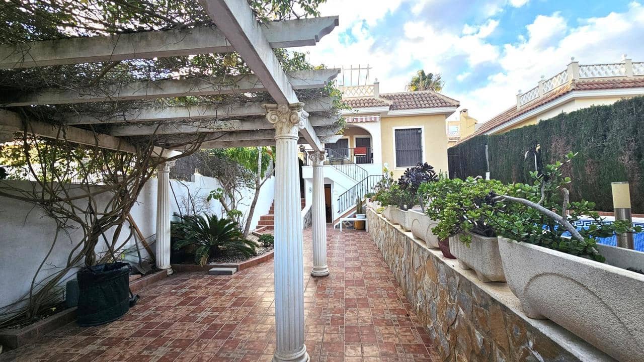 Casa de 4 dormitorios en Ciudad Quesada, Spain No. 187944