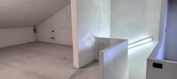 4 rooms Villa in Besana in Brianza, Italy No. 14750 32