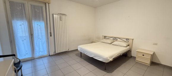 3-salle Appartement à Piacenza, Italy No. 364108 7