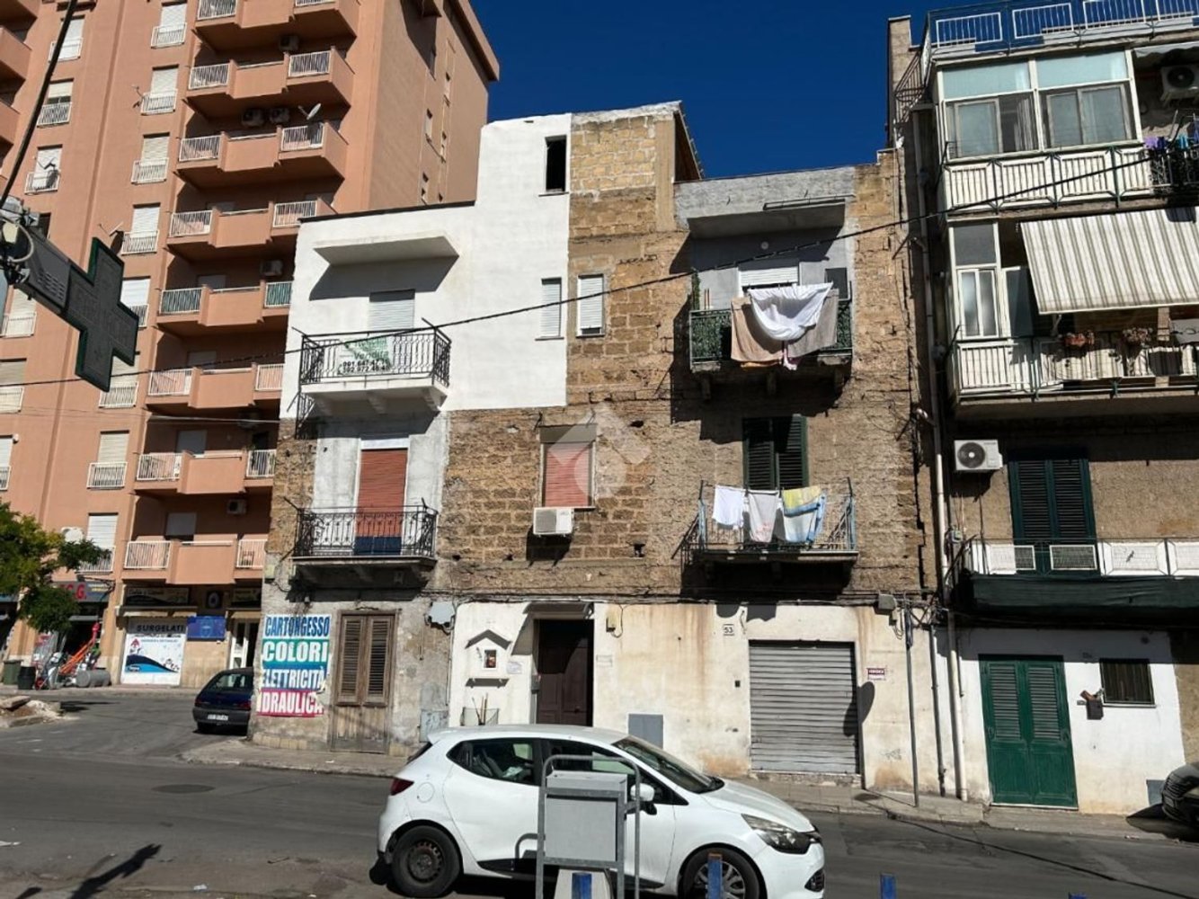 3 bedrooms Apartment in Palermo, Italy No. 348542