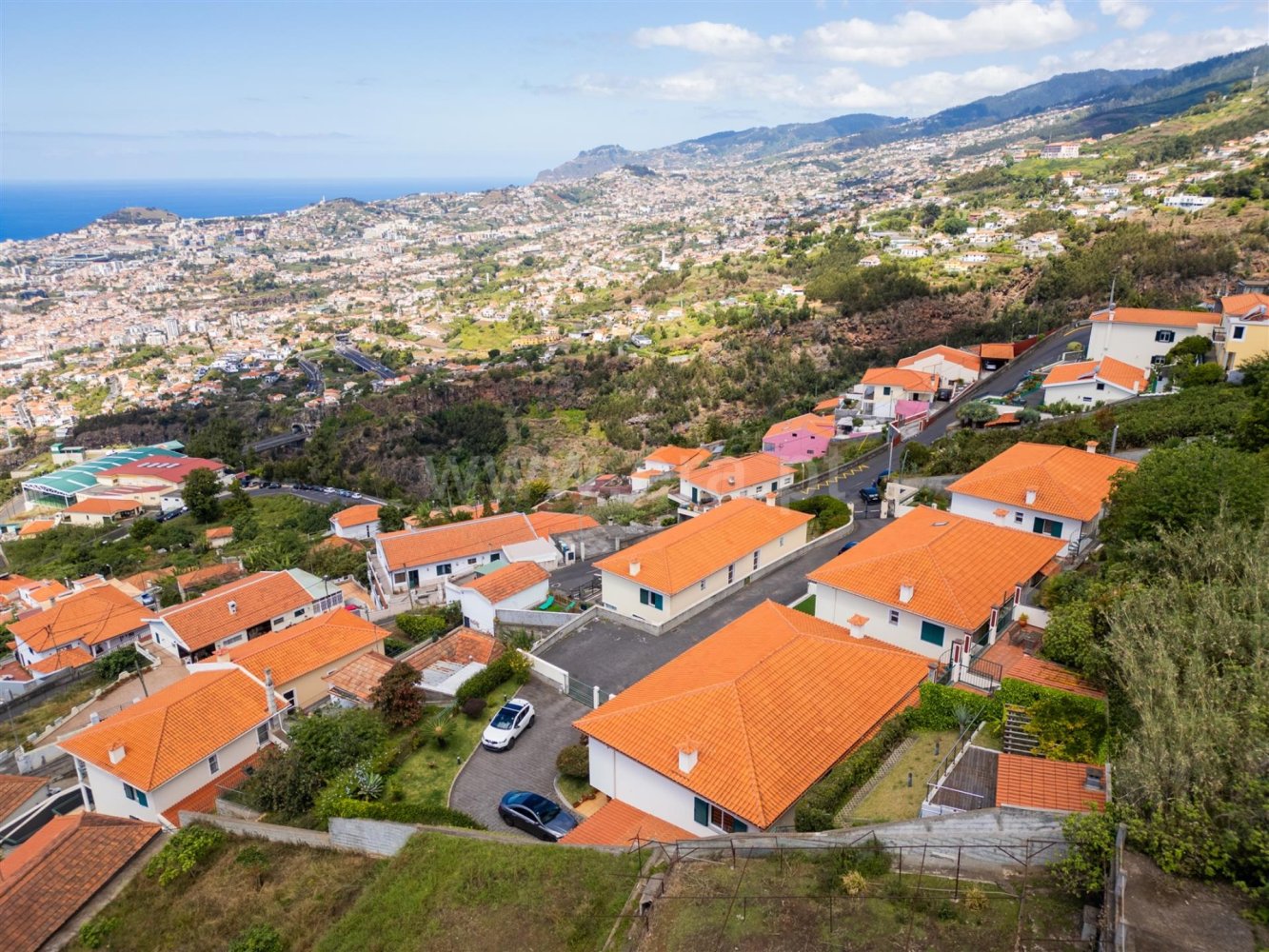 Дом с 3 спальнями в Фуншал, Португалия № 142130