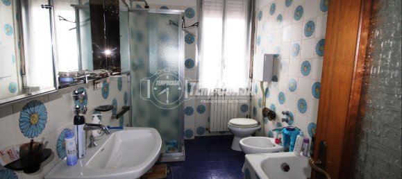 3 rooms Apartment in Inverigo, Italy No. 3520 12