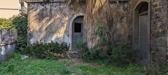 4 rooms House in Aci Catena, Italy No. 160475 12