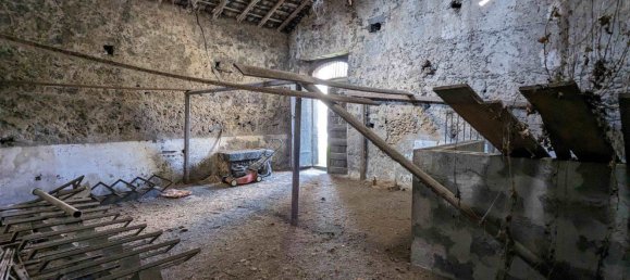 4 rooms House in Aci Catena, Italy No. 160475 5